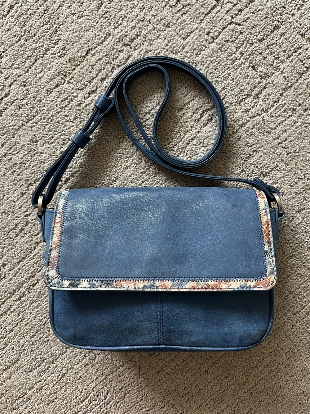 HOBO Blue Shiny Leather Crossbody Bag - Picture 2 of 16